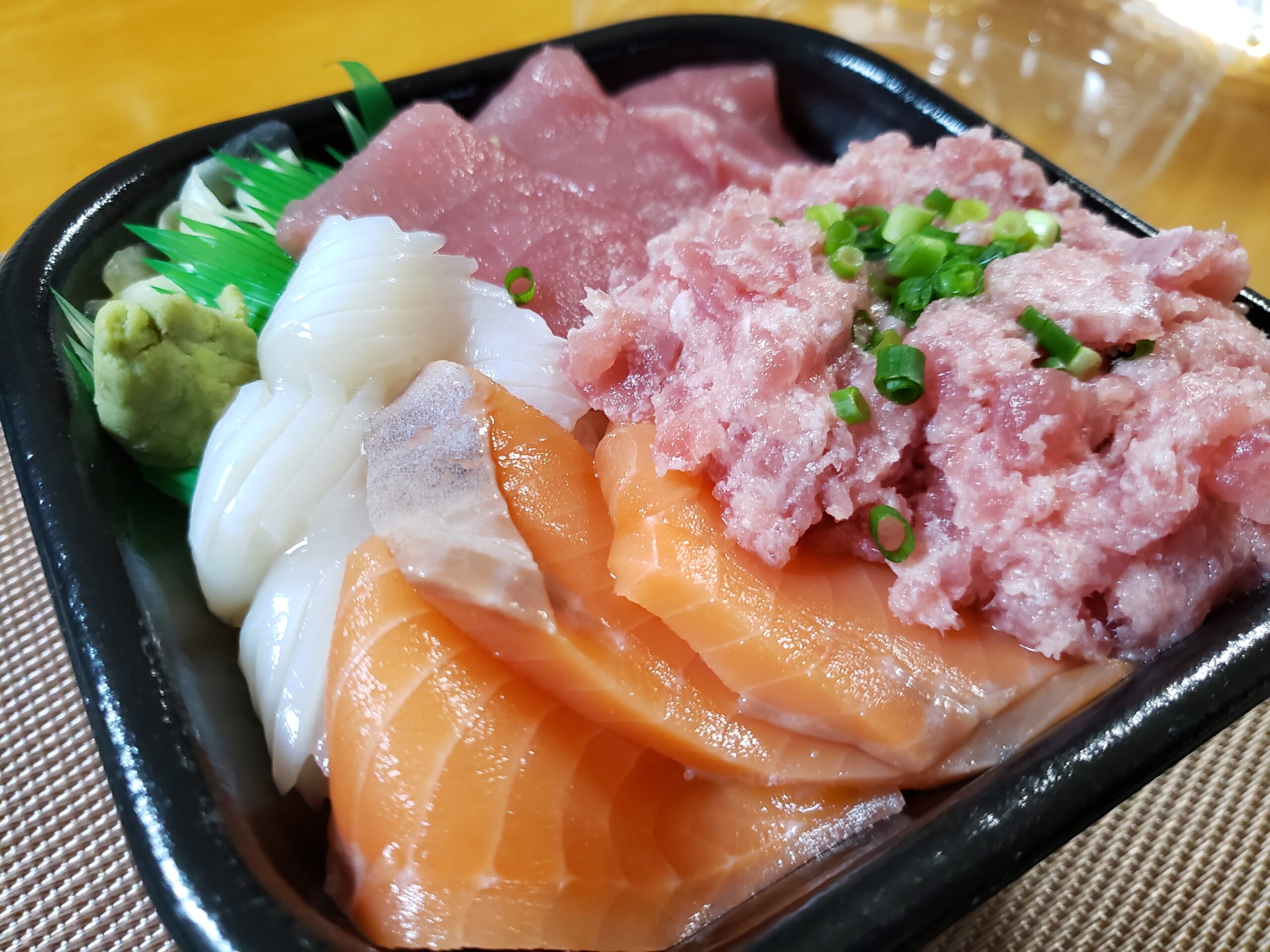 びっくりするほどの種類 安くておいしい持ち帰り海鮮丼のお店 房総丼丸 木更津 君津 袖ケ浦の情報をお伝えするブログ なかぶぷろじぇくと
